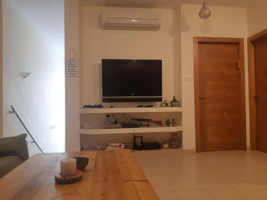Adorable 3 Bedroom Brenner "Hill" Suite Giv'at Brenner 외부 사진